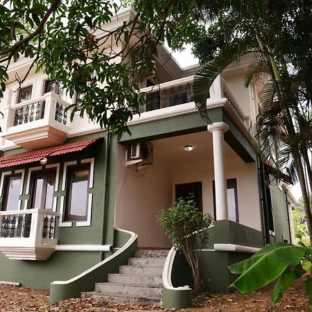 White Square Nirvana, Parra Mapusa Eksteriør bilde