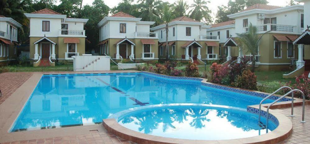 White Square Nirvana, Parra Mapusa Eksteriør bilde